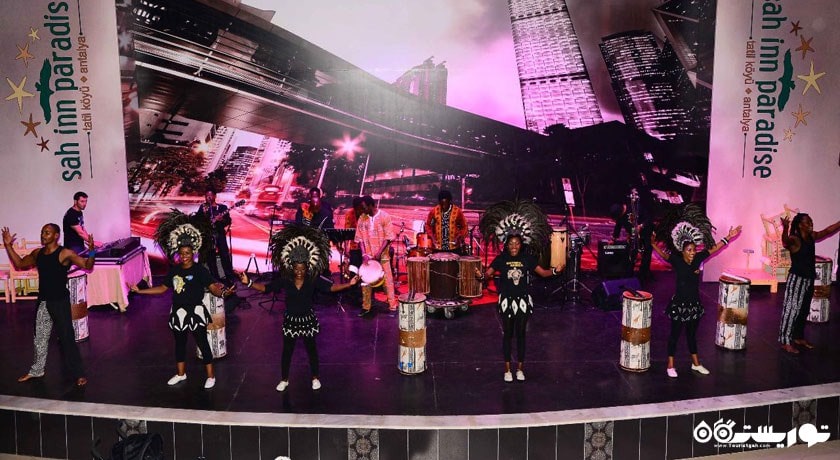 اجرای نمایش در هتل شاه این پارادایز